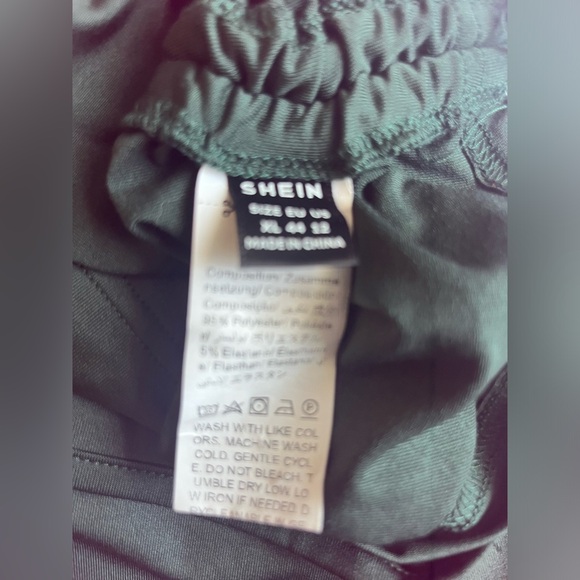 SHEIN Ruched / Drawstring Cropped Tank Top - Picture 7 of 7